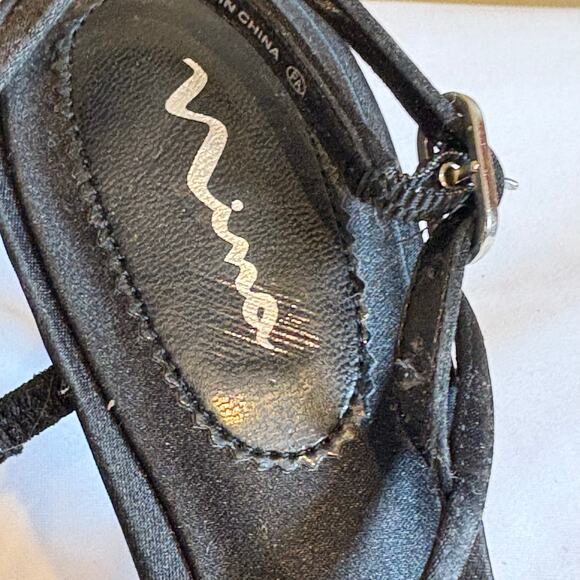 Nina New York Black Rhinestone Strappy Mid Height Heel Sandal Size 6.5M - Picture 2 of 6